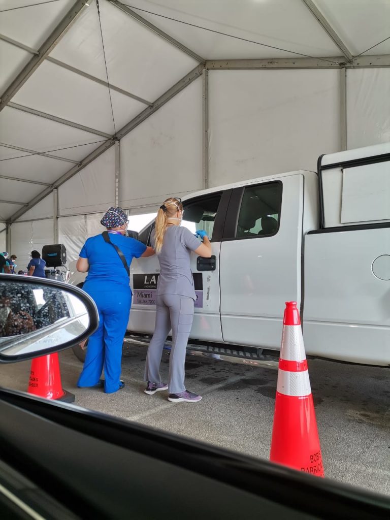 Cómo vacunarse contra COVID-19 en Miami